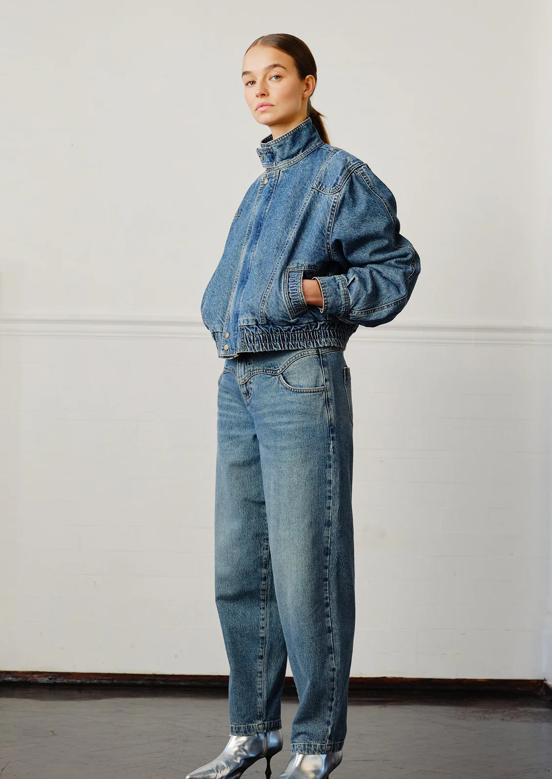Mia Barrel Leg Jean - Image 4